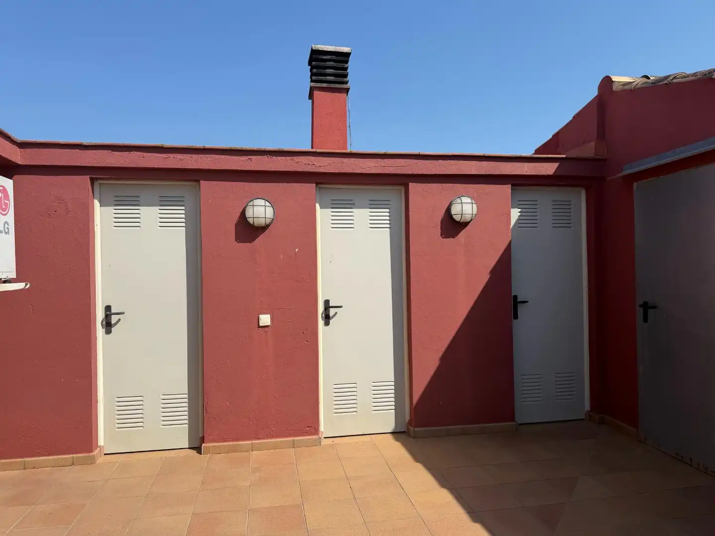 Vista exterior de Piso en venta en Castelló d'Empúries con Parquet y Trastero