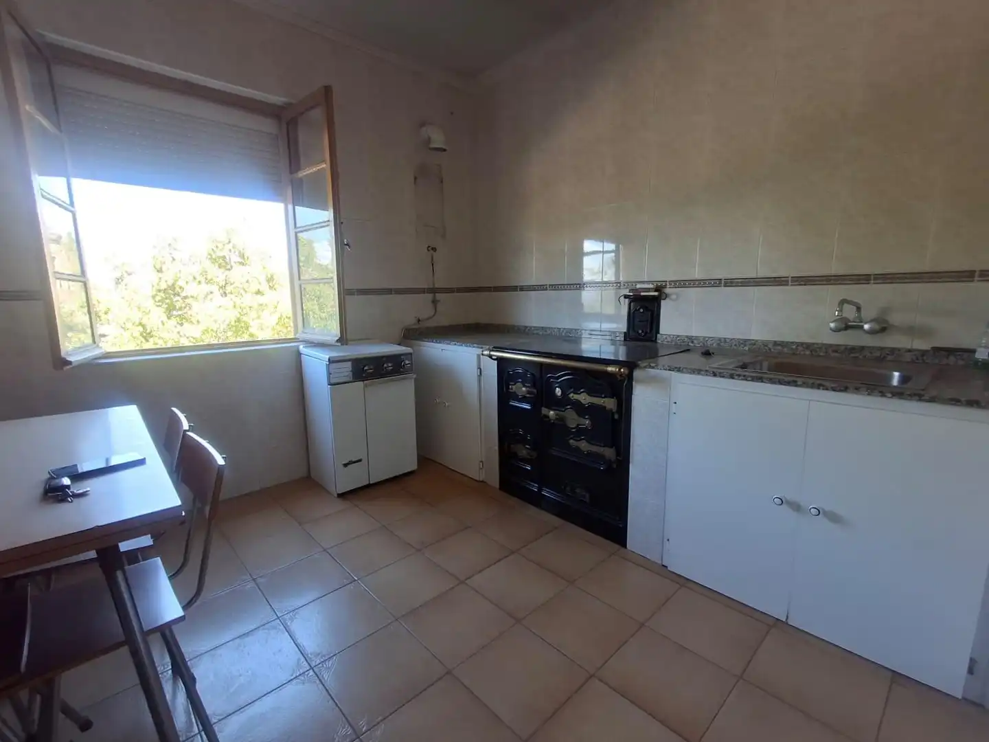 Kitchen of Houses for sale in Priaranza del Bierzo