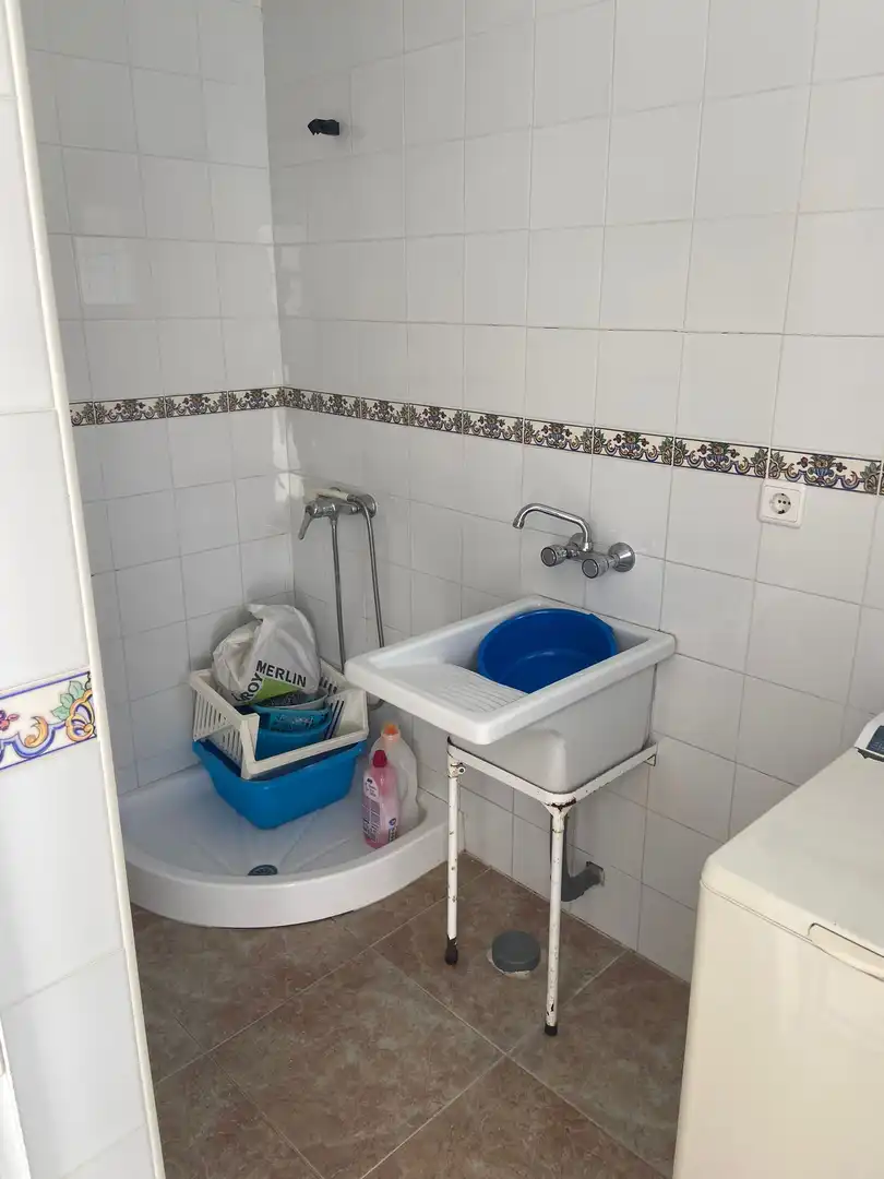 Baño de Casa adosada de alquiler en Pilar de la Horadada con Aire acondicionado, Calefacción y Jardín privado