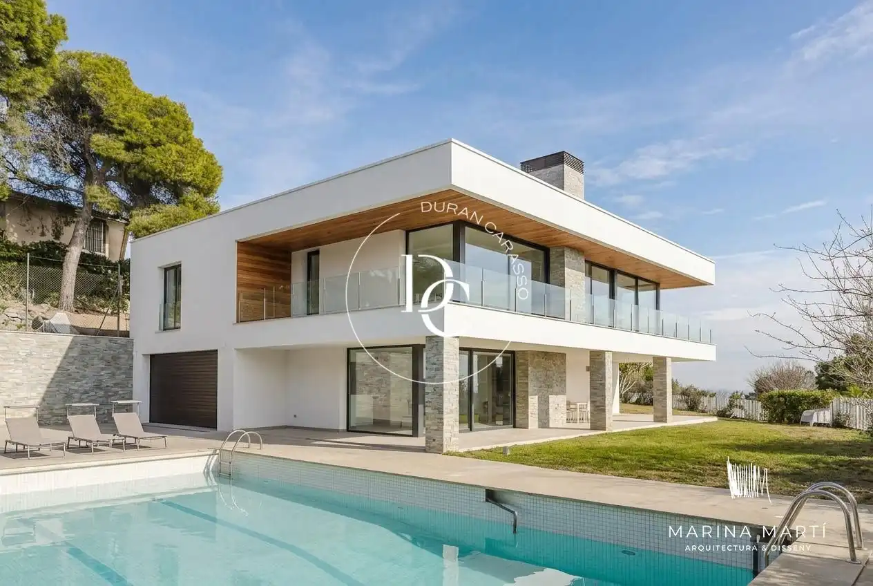 House with pool for sale in Plaça Torremoruna, imagen 4