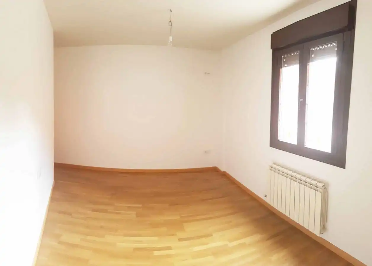 Bedroom of Apartments for sale in Tordesillas  with Heating, Parquet flooring and Storage room