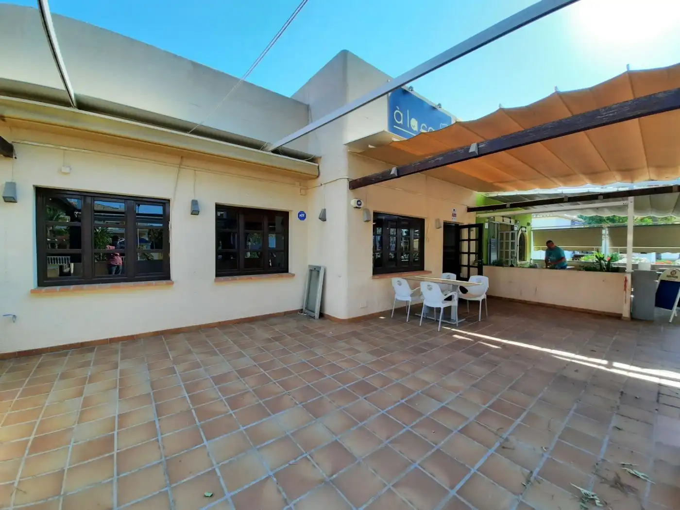 Locale commerciale in vendita a Las Marinas / Les Marines