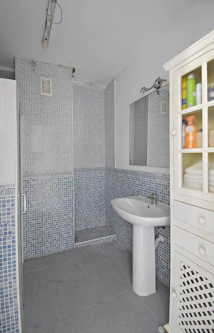 Bathroom of Flat for sale in Sanlúcar de Barrameda  with Storage room and Furnished