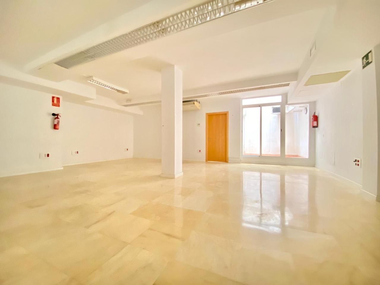 Local en venta en  Almería Capital con Aire acondicionado
