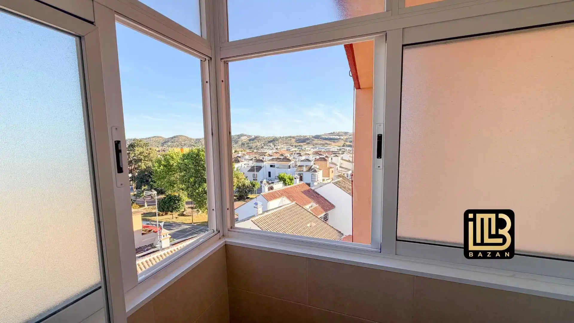 Vista exterior de Pis de lloguer en Mijas amb Aire condicionat, Calefacció i Terrassa