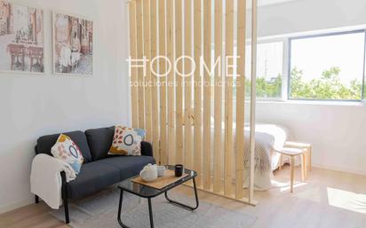 Bedroom of Flat for sale in San Sebastián de los Reyes  with Air Conditioner, Heating and Furnished