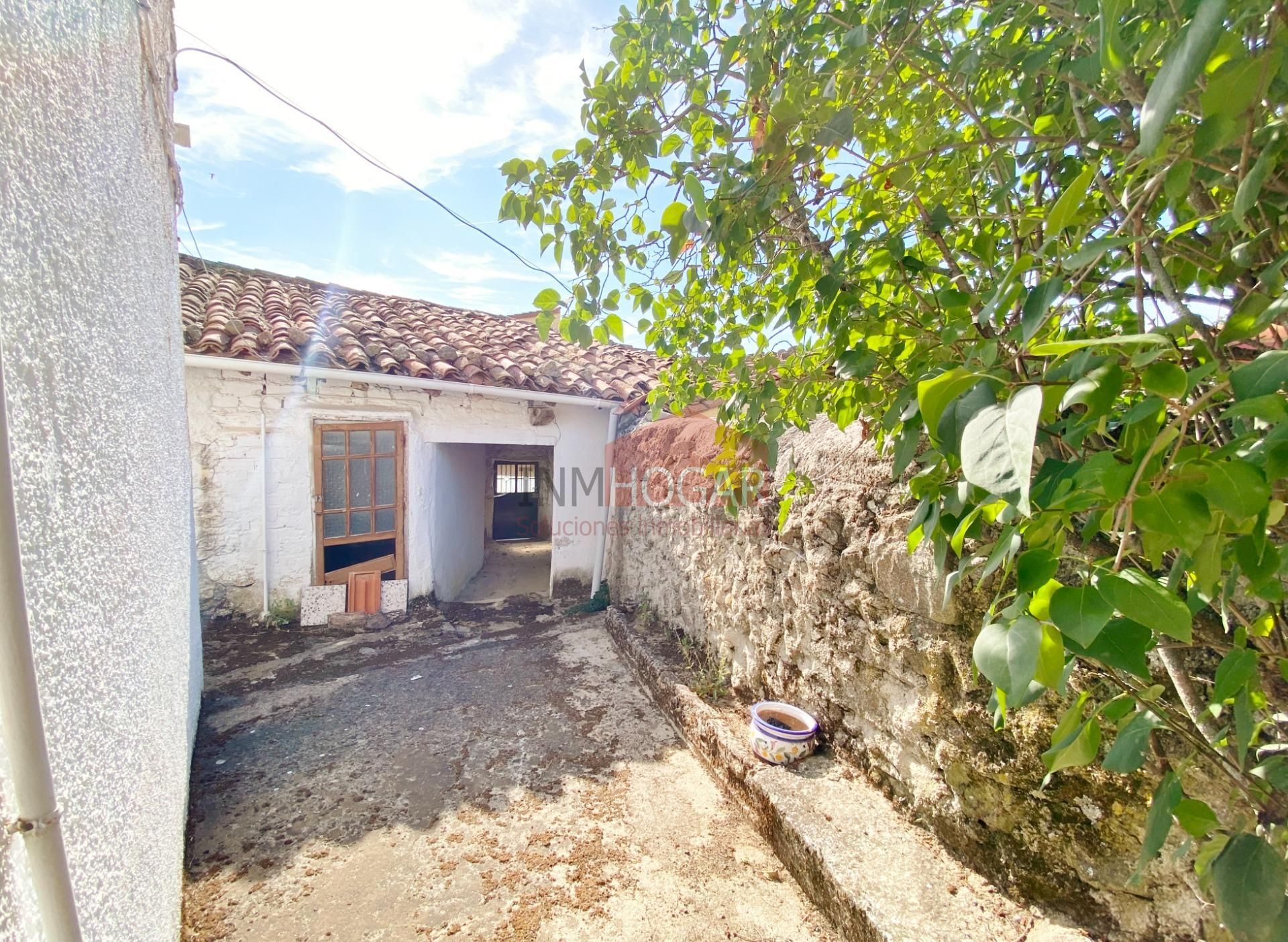 Casa o xalet en venda en San Miguel de Corneja amb Jardí privat, Terrassa i Traster