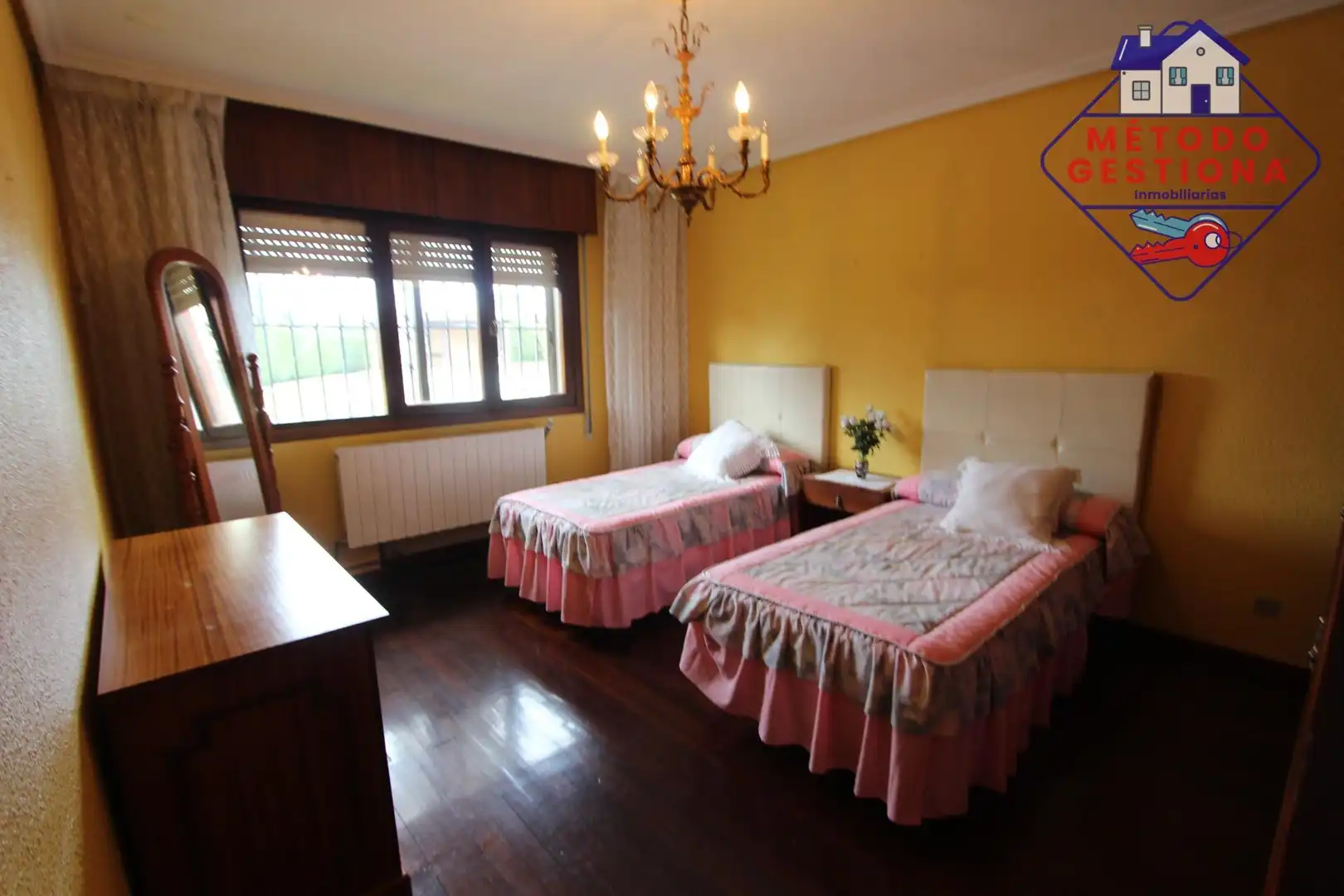 Habitación de Casa o chalet en venta en Camargo con Jardín privado y Piscina