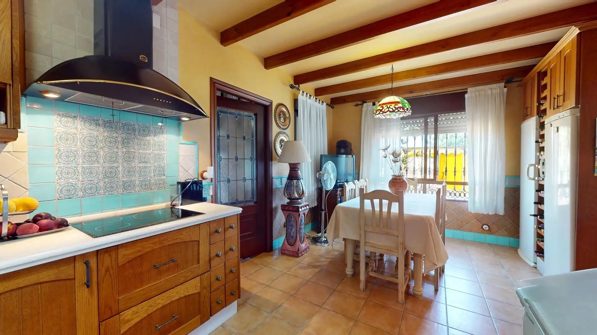 Cuina de Casa o xalet en venda en Córdoba amb Aire condicionat, Calefacció i Jardí privat