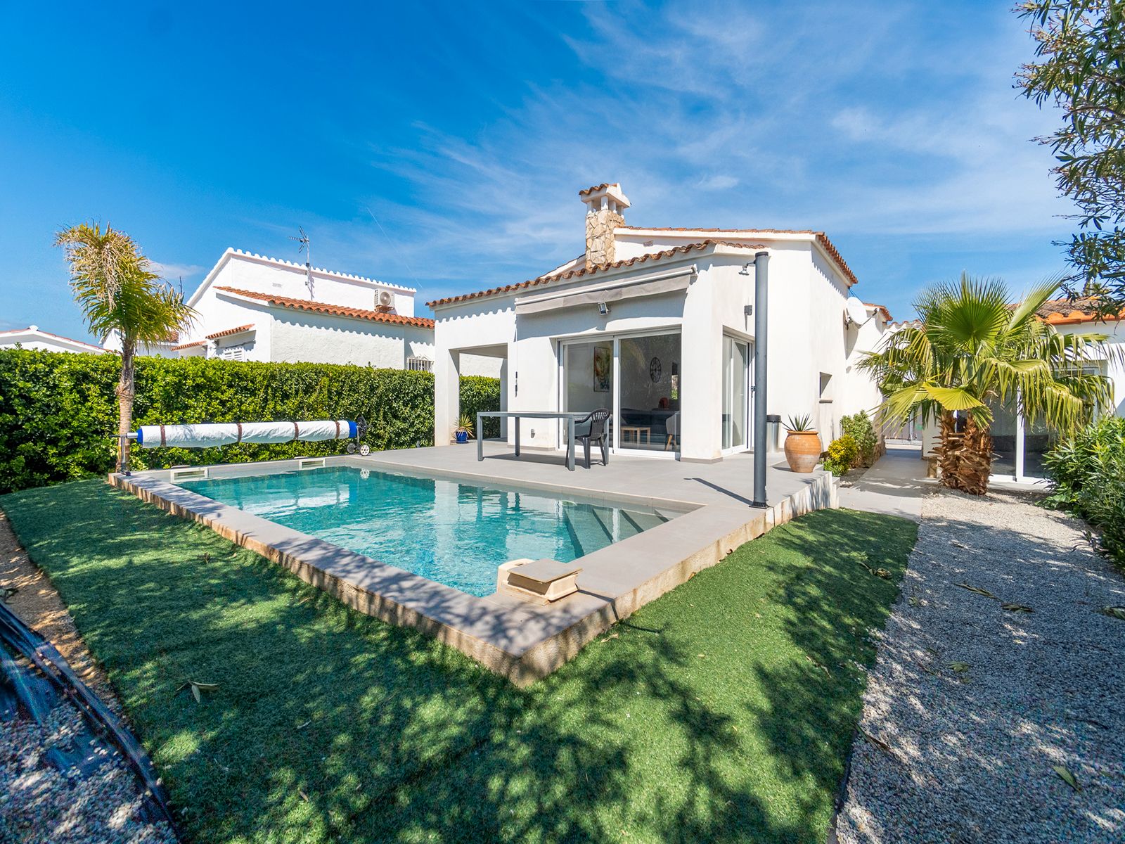 Exterior view of House or chalet for sale in Empuriabrava  with Air Conditioner, Heating and Private garden