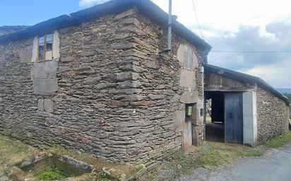 Vista exterior de Casa o xalet en venda en Guntín amb Calefacció i Jardí privat