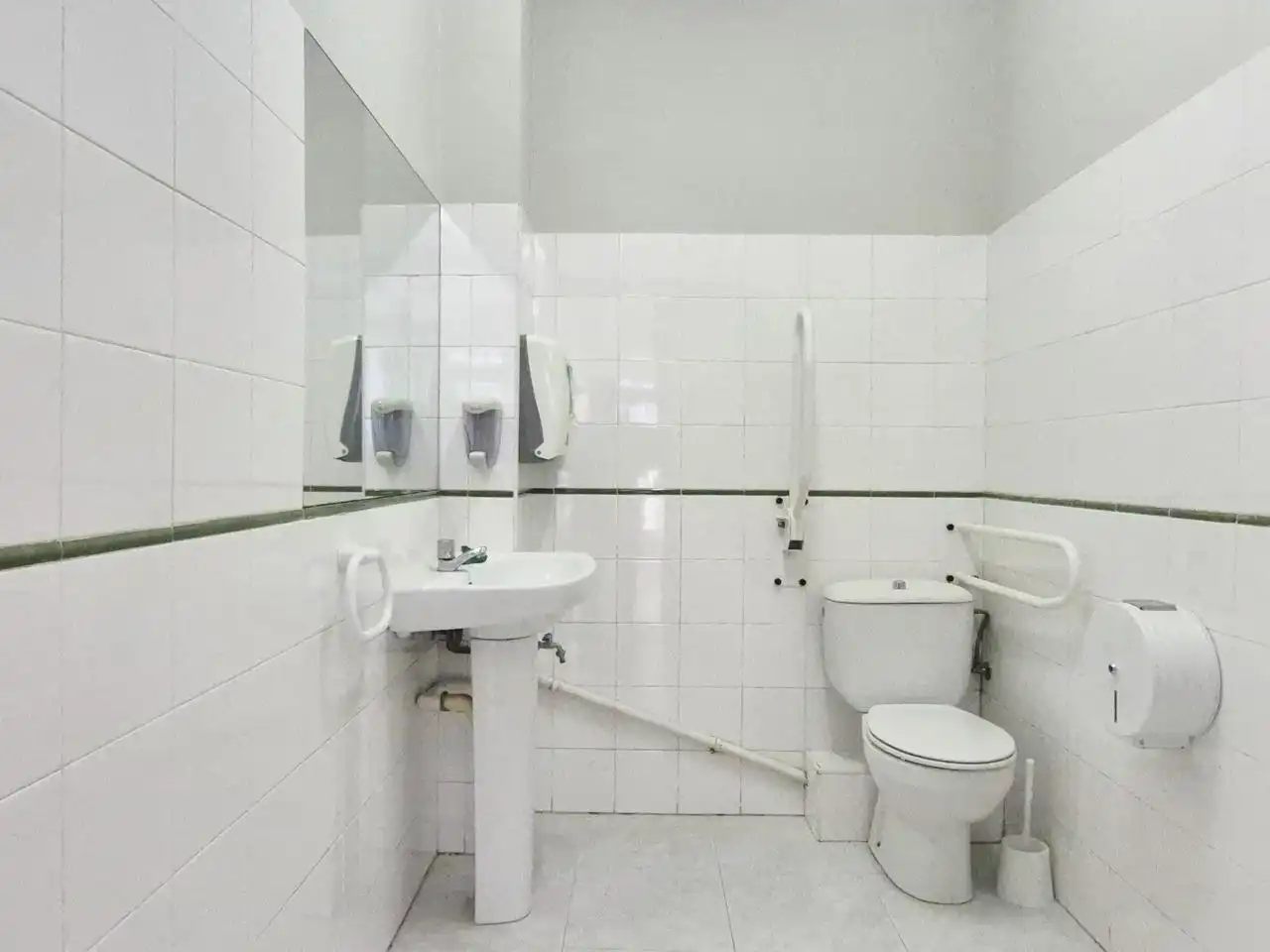 Badezimmer von Erdgeschoss zum Verkauf in Terrassa mit Klimaanlage, Heizung und Parkett