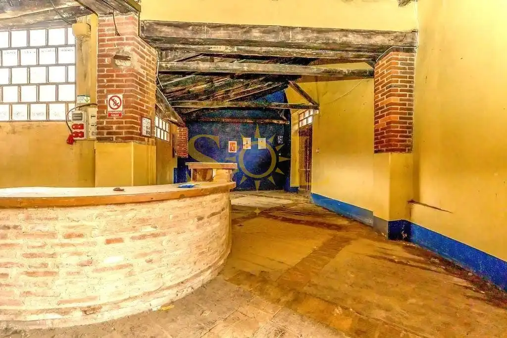 Local en venta en Gordoncillo con Parquet
