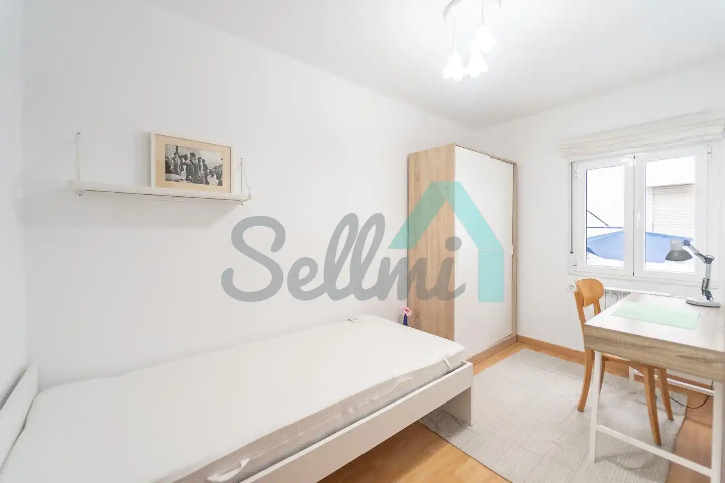 Bedroom of Flat for rent in Oviedo   with Heating, Furnished and Internet
