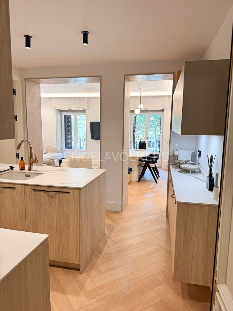 Exterior view of Flat for rent in  Madrid Capital  with Air Conditioner, Heating and Furnished