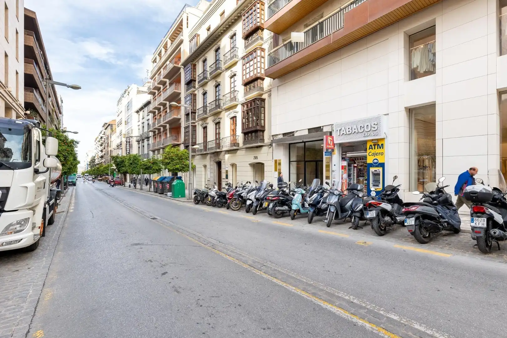 Vista exterior de Local de alquiler en Granada