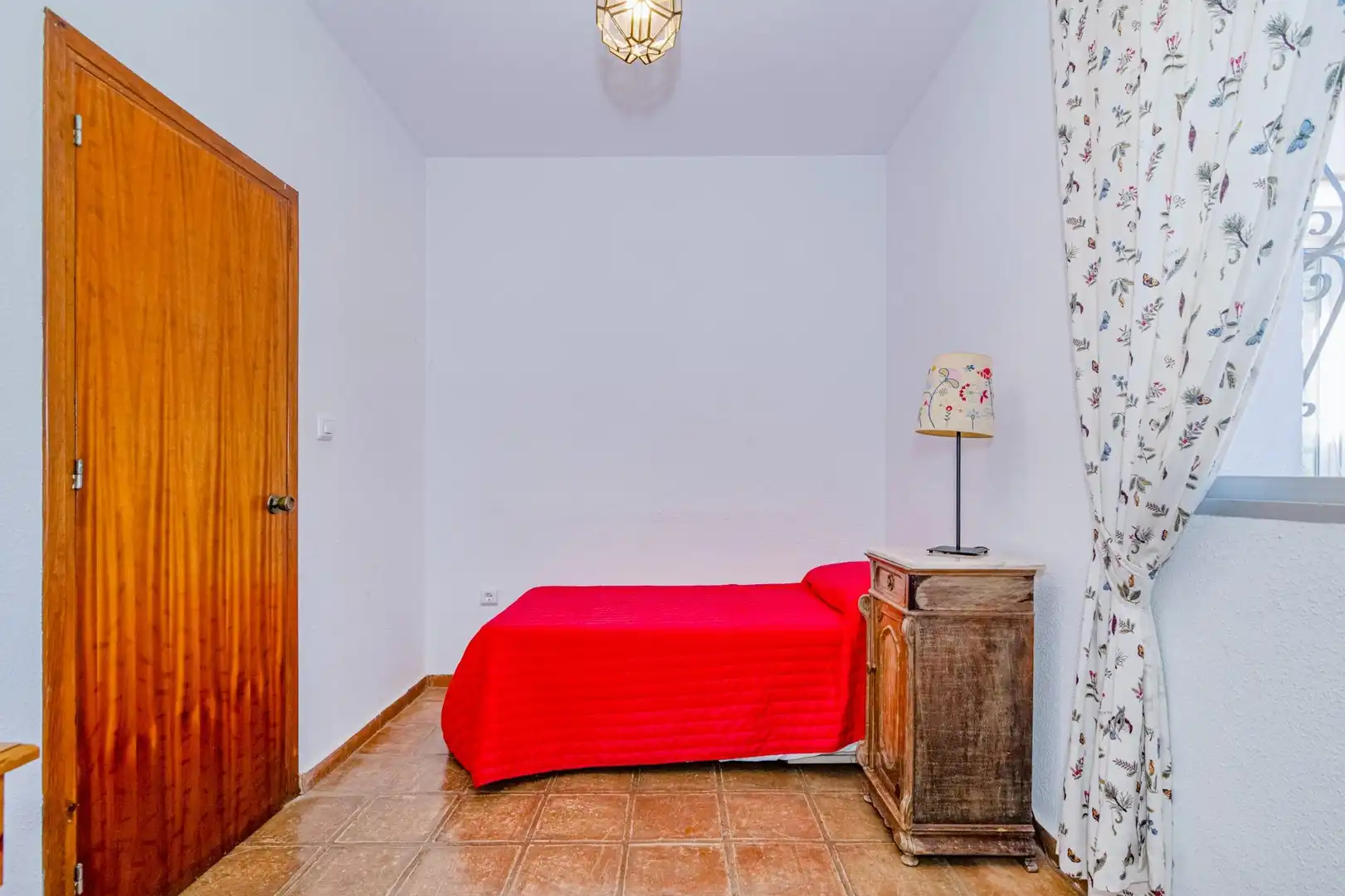 Habitación de Casa o chalet en venta en Motril con Jardín privado, Terraza y Piscina