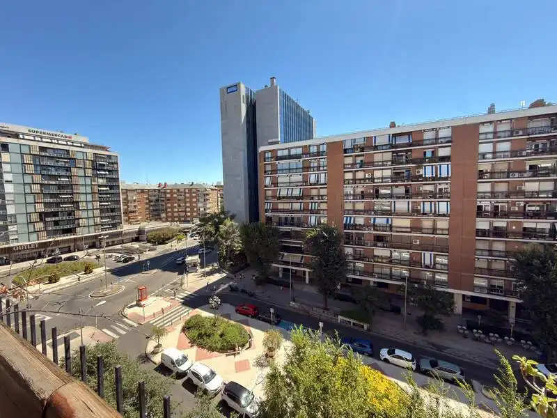Vista exterior de Pis en venda en Madrid amb Aire condicionat, Calefacció i Terrassa