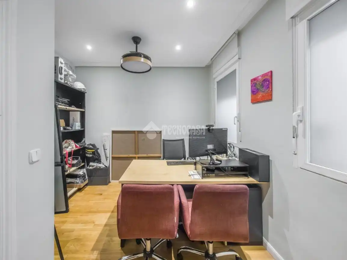 Flat for rent in Madrid  with Air Conditioner and Balcony