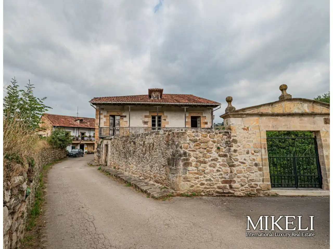 Vista exterior de Finca rústica en venta en Saro con Jardín privado y Parquet