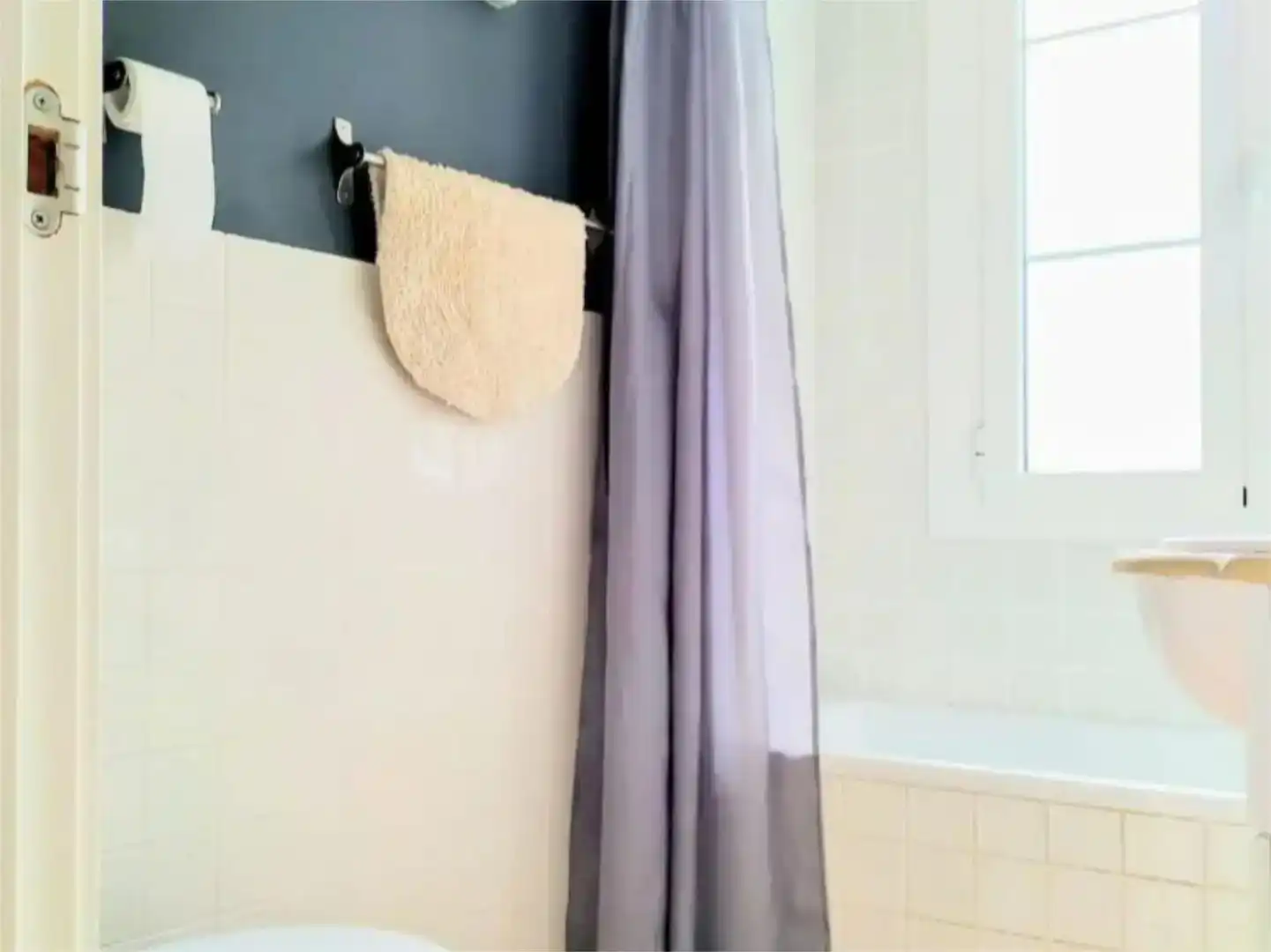 Badezimmer von Wohnung zur Miete in  Zaragoza Capital mit Klimaanlage und Balkon