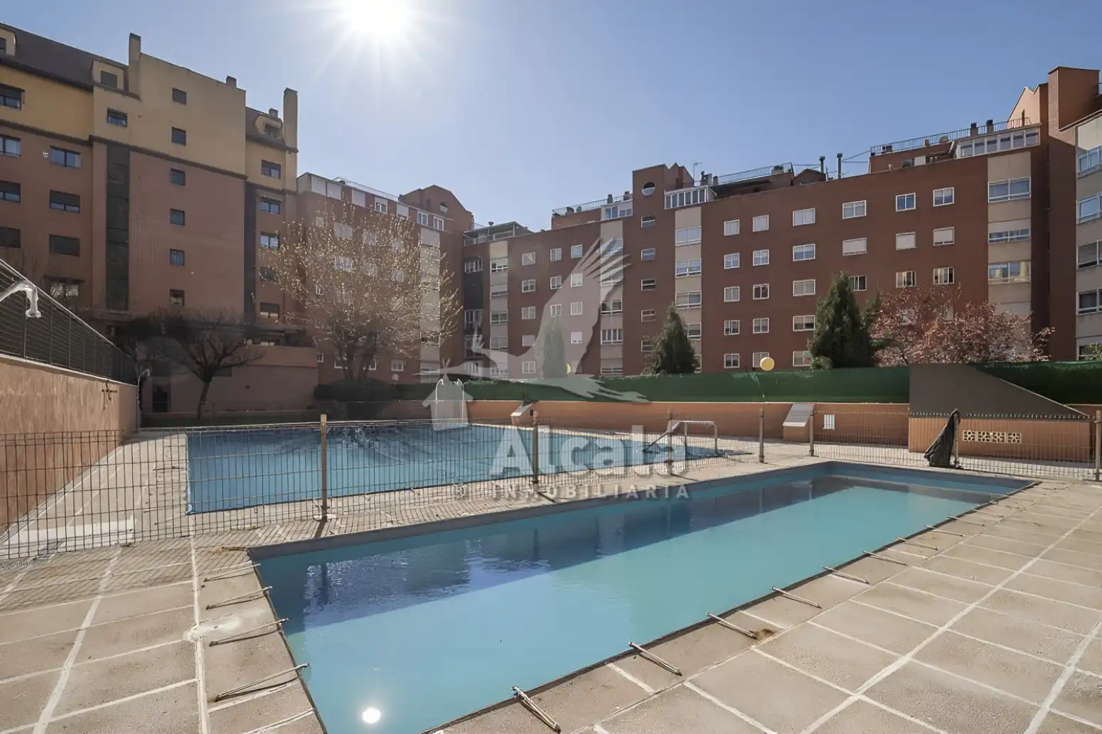 Swimming pool of Flat for sale in Alcalá de Henares  with Air Conditioner, Heating and Private garden