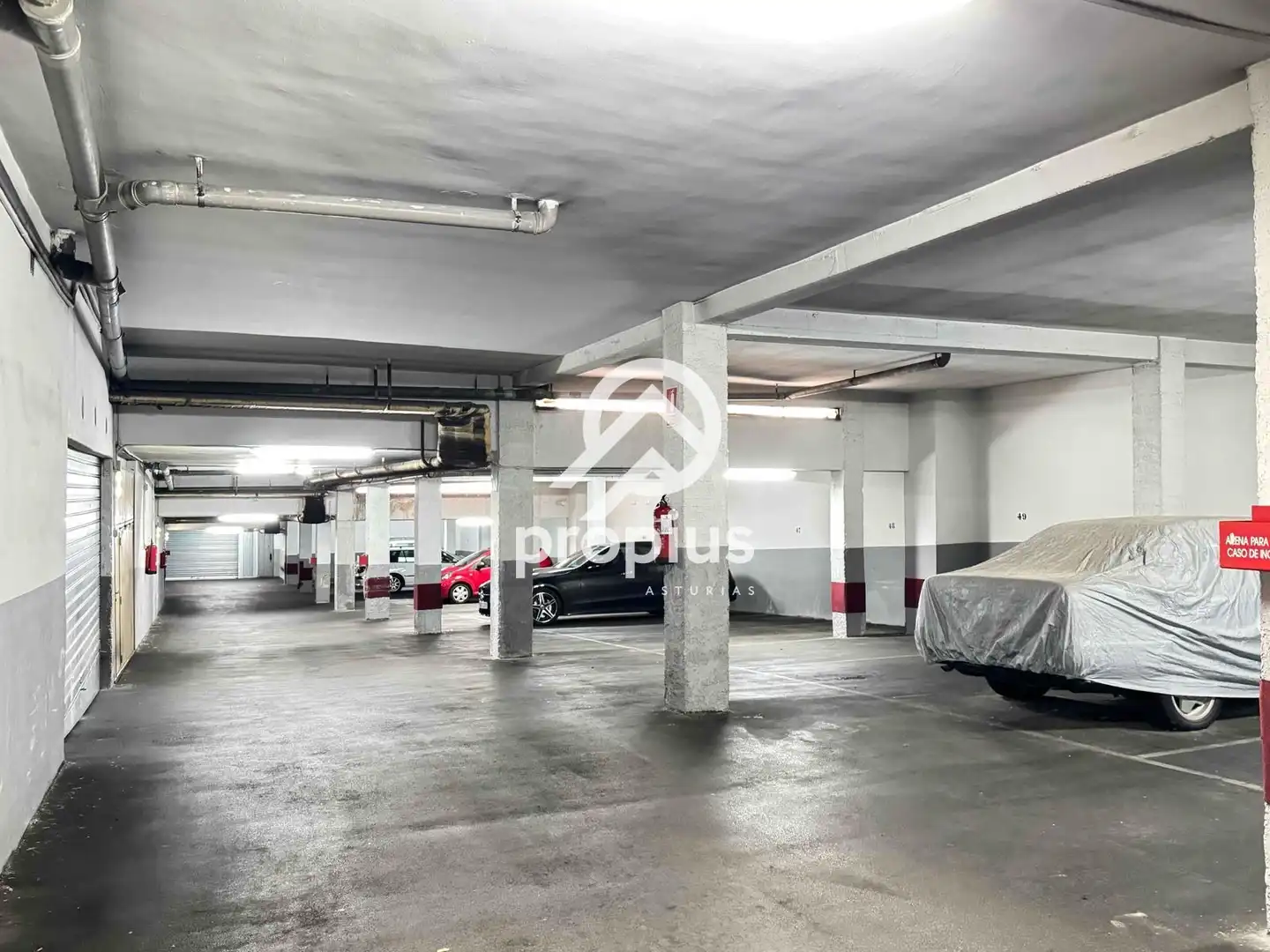 Parking de Piso en venta en Oviedo  con Calefacción, Parquet y Terraza