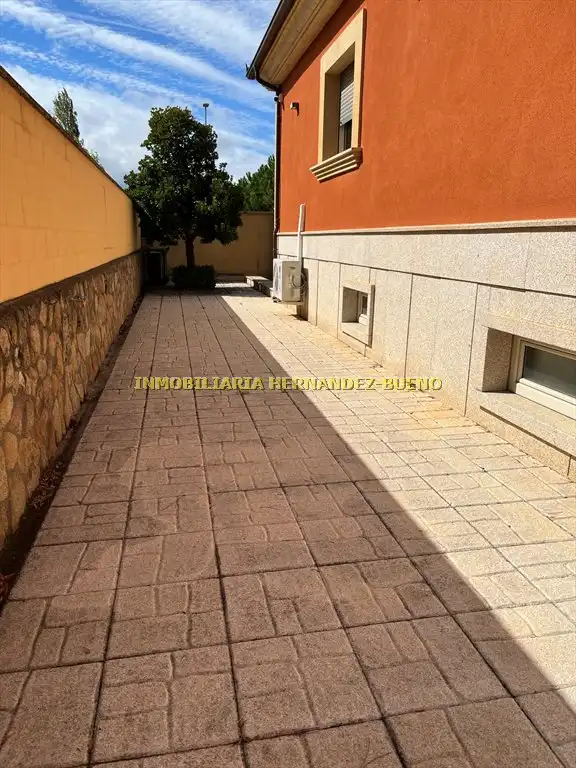 Vista exterior de Casa o chalet en venta en Carbajosa de la Sagrada con Aire acondicionado, Calefacción y Jardín privado