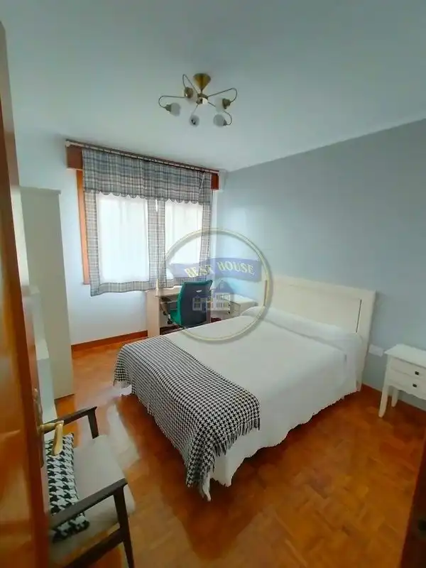 Bedroom of Flat for rent in Vigo   with Parquet flooring, Terrace and Furnished