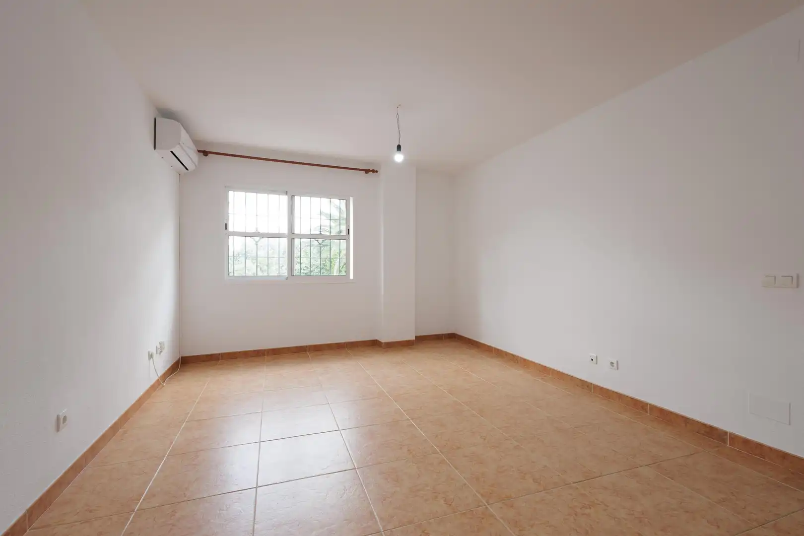 Apartament amb ascensor en venda a Calle Jovellanos #bajo, imagen 2