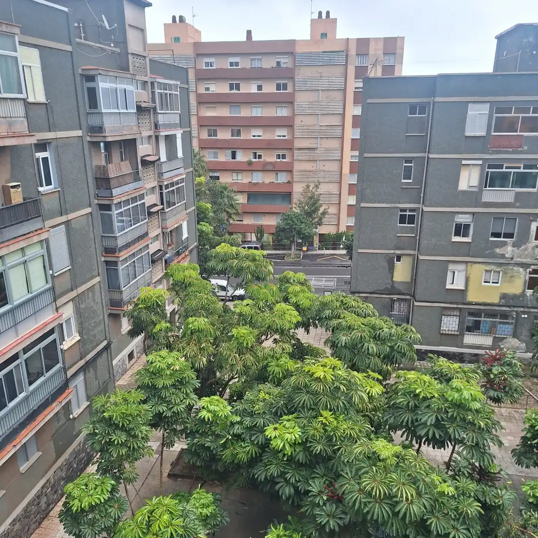 Vista exterior de Pis en venda en Santa Cruz de Tenerife amb Moblat i Balcó