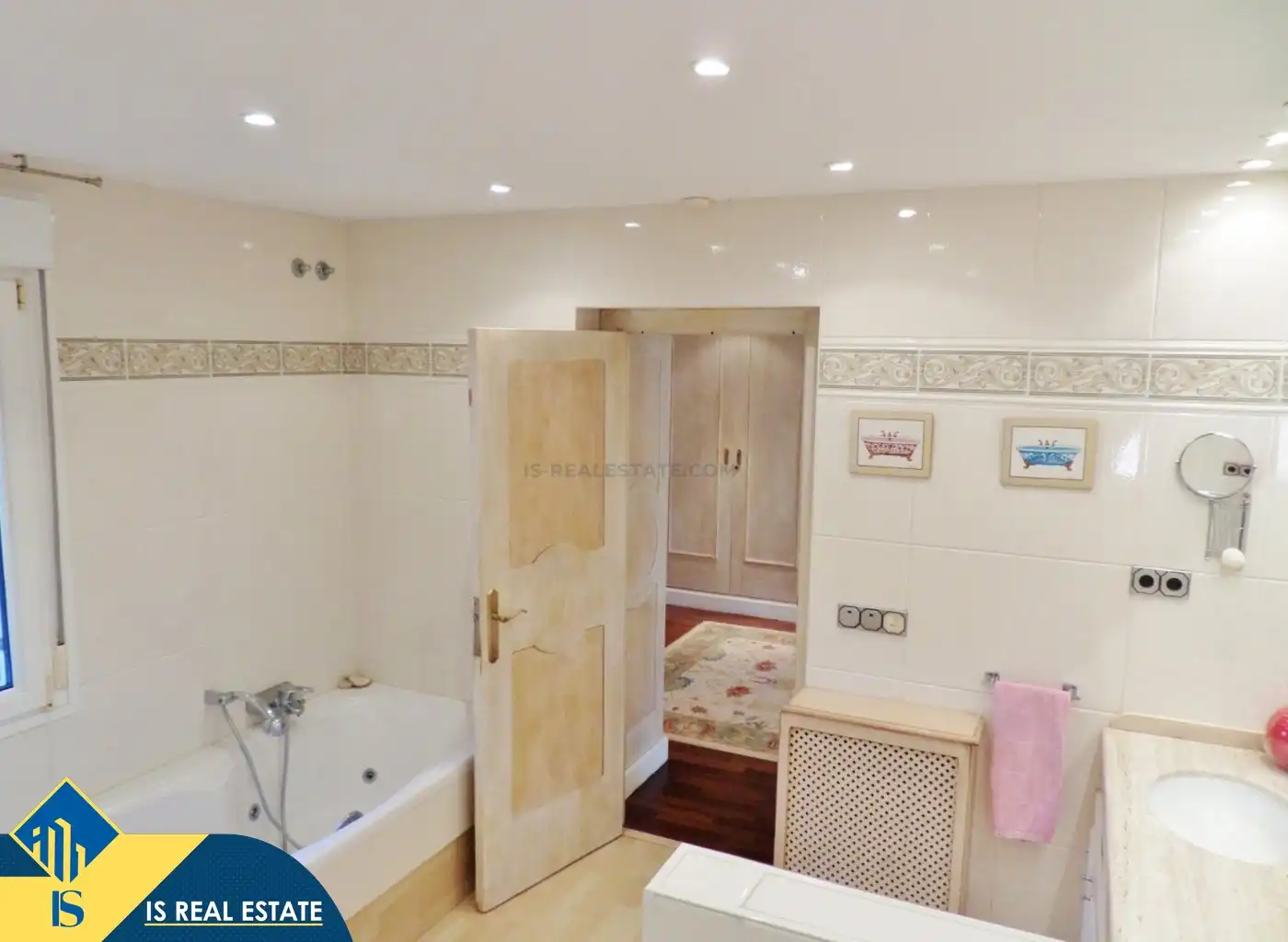 Bathroom of Houses for sale in Alicante / Alacant  with Terrace, Swimming Pool and Furnished