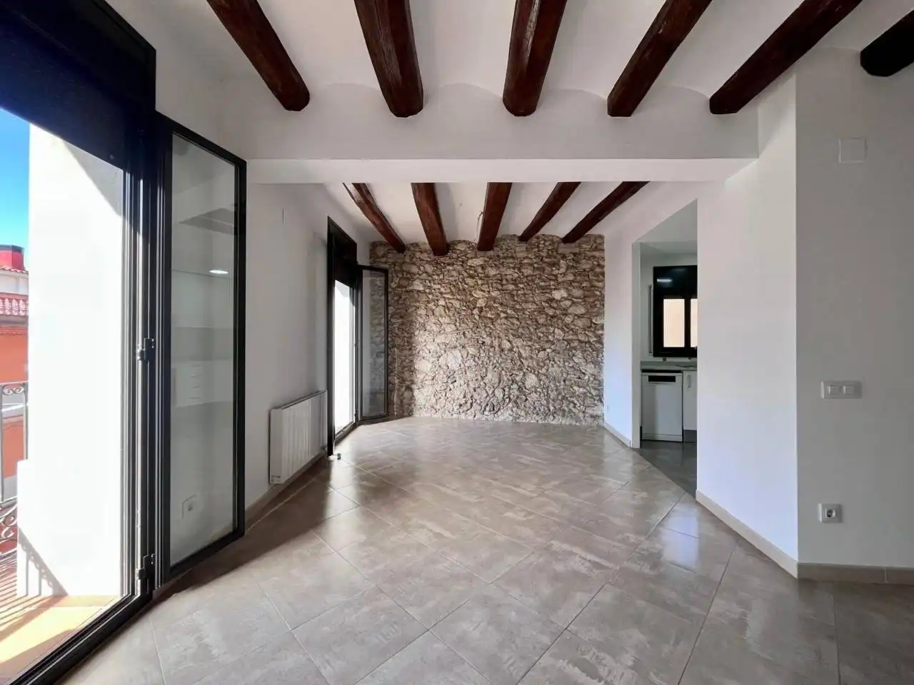 Flat with terrace to rent in Calle Raval