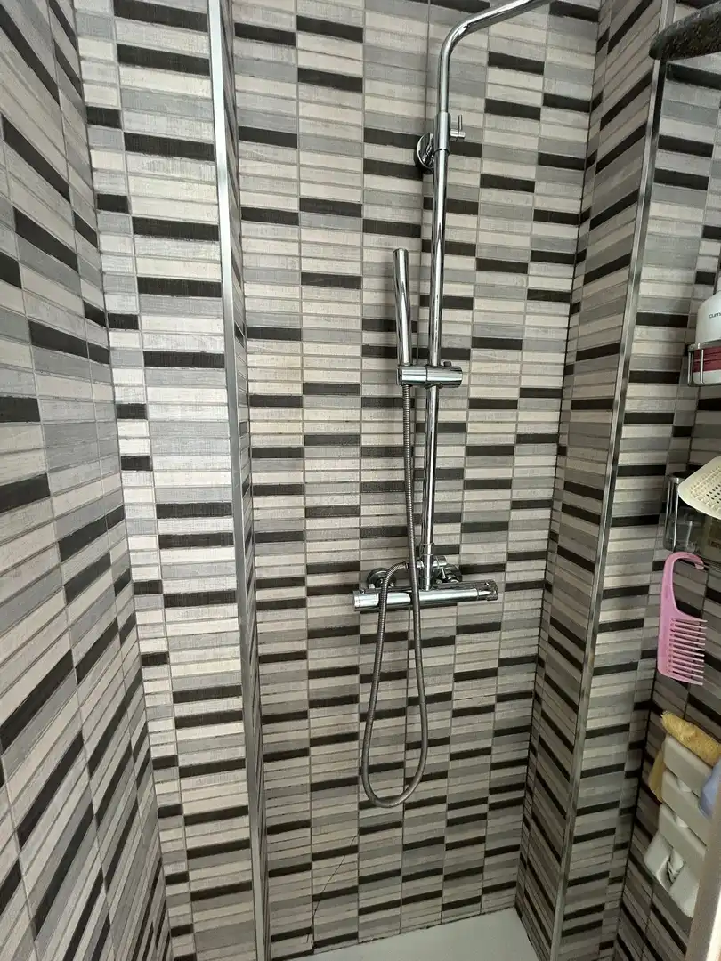 Bathroom of Flat for sale in L'Hospitalet de Llobregat  with Balcony