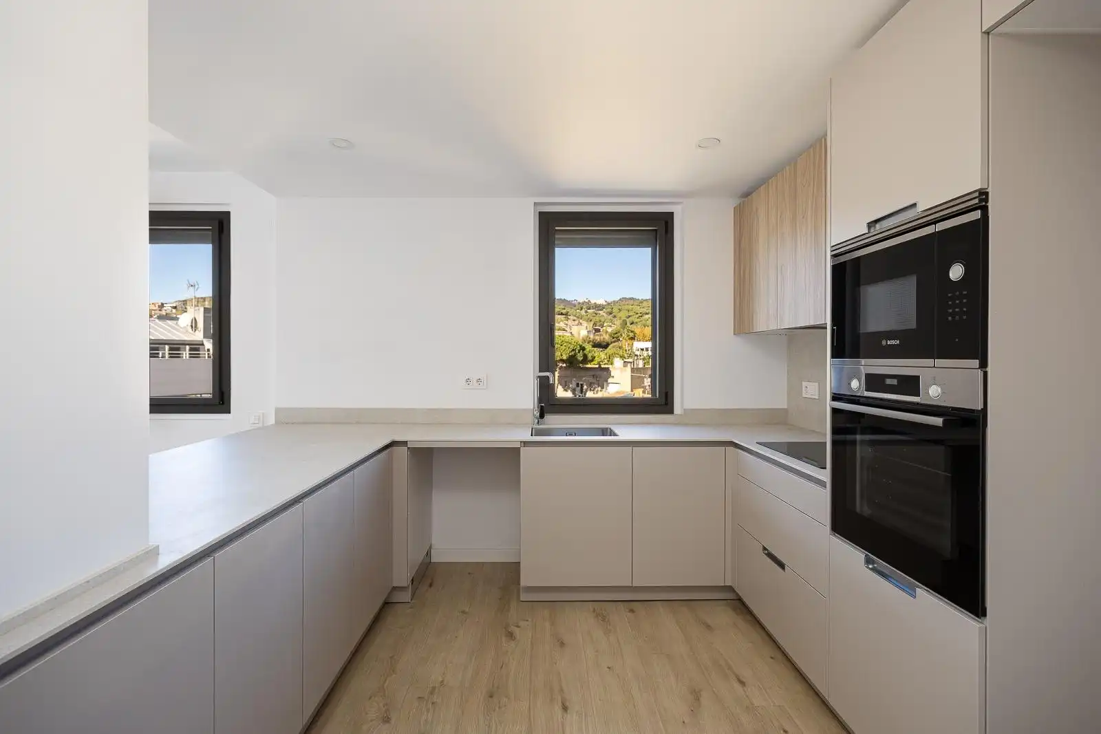 Cocina de Dúplex en venta en Tiana con Aire acondicionado, Parquet y Terraza
