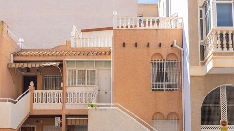 Foto 2 de Casa o chalet en venta en Arquitecto Larramendi, 15, Avenida Habaneras - Curva de Palangre, Torrevieja