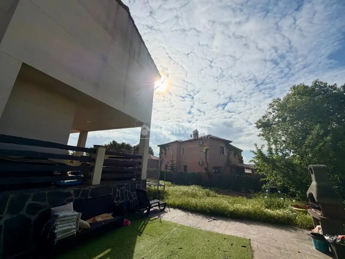Casa o chalet en venta en Serracines con Calefacción y Jardín privado
