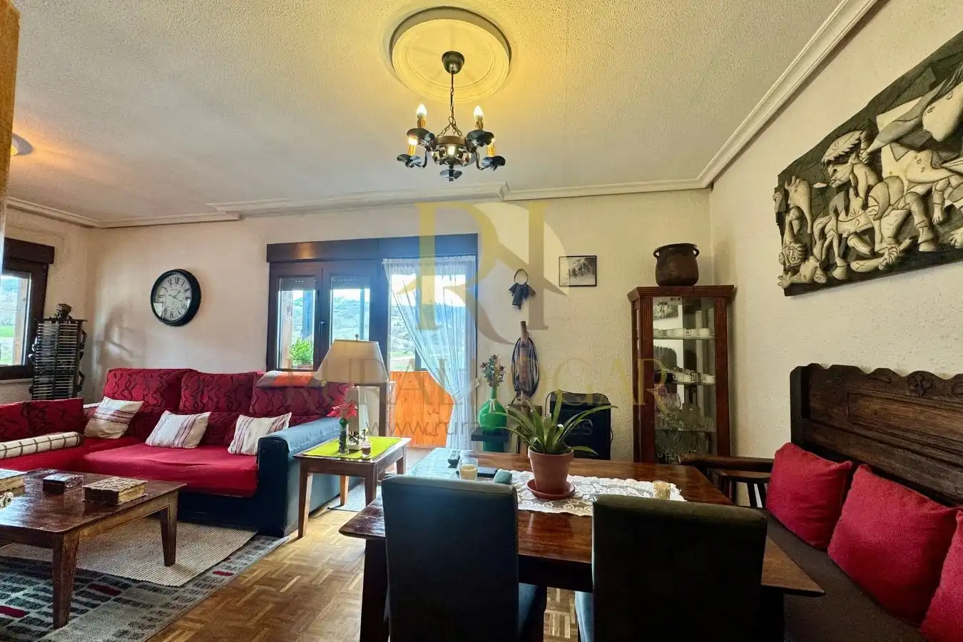 Living room of Commercial properties for sale in Villamanín  with Heating, Terrace and Furnished