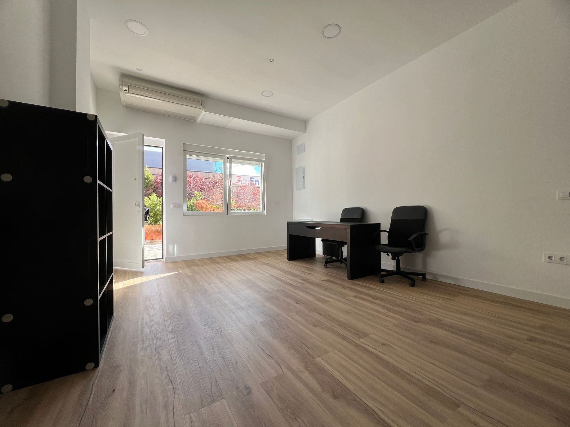 Office for rent in Tres Cantos  with Air Conditioner and Heating