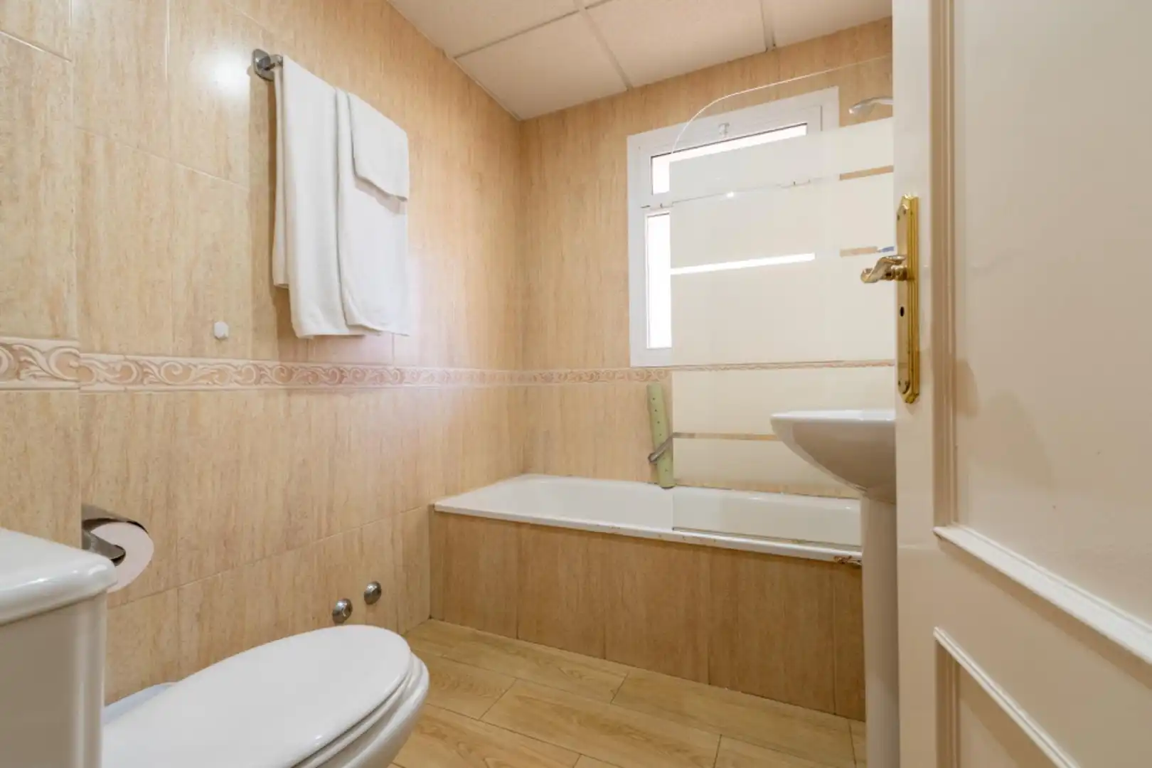 Apartamento con piscina en venta en Puerto Deportivo, imagen 7