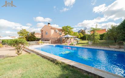 Piscina de Casa o xalet en venda en Carranque amb Aire condicionat, Calefacció i Jardí privat