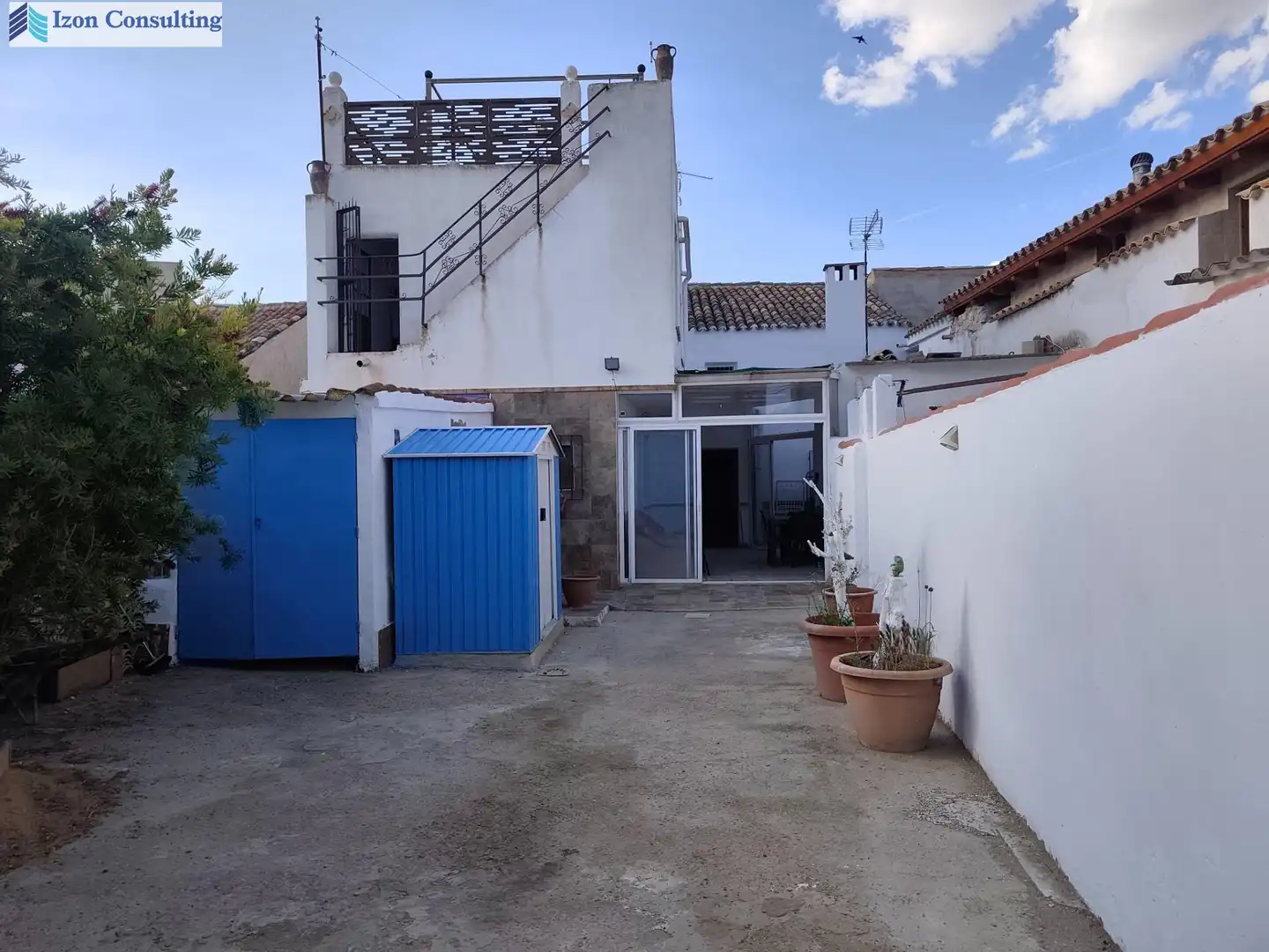 Vista exterior de Casa o xalet en venda en Valdeganga amb Calefacció, Terrassa i Balcó