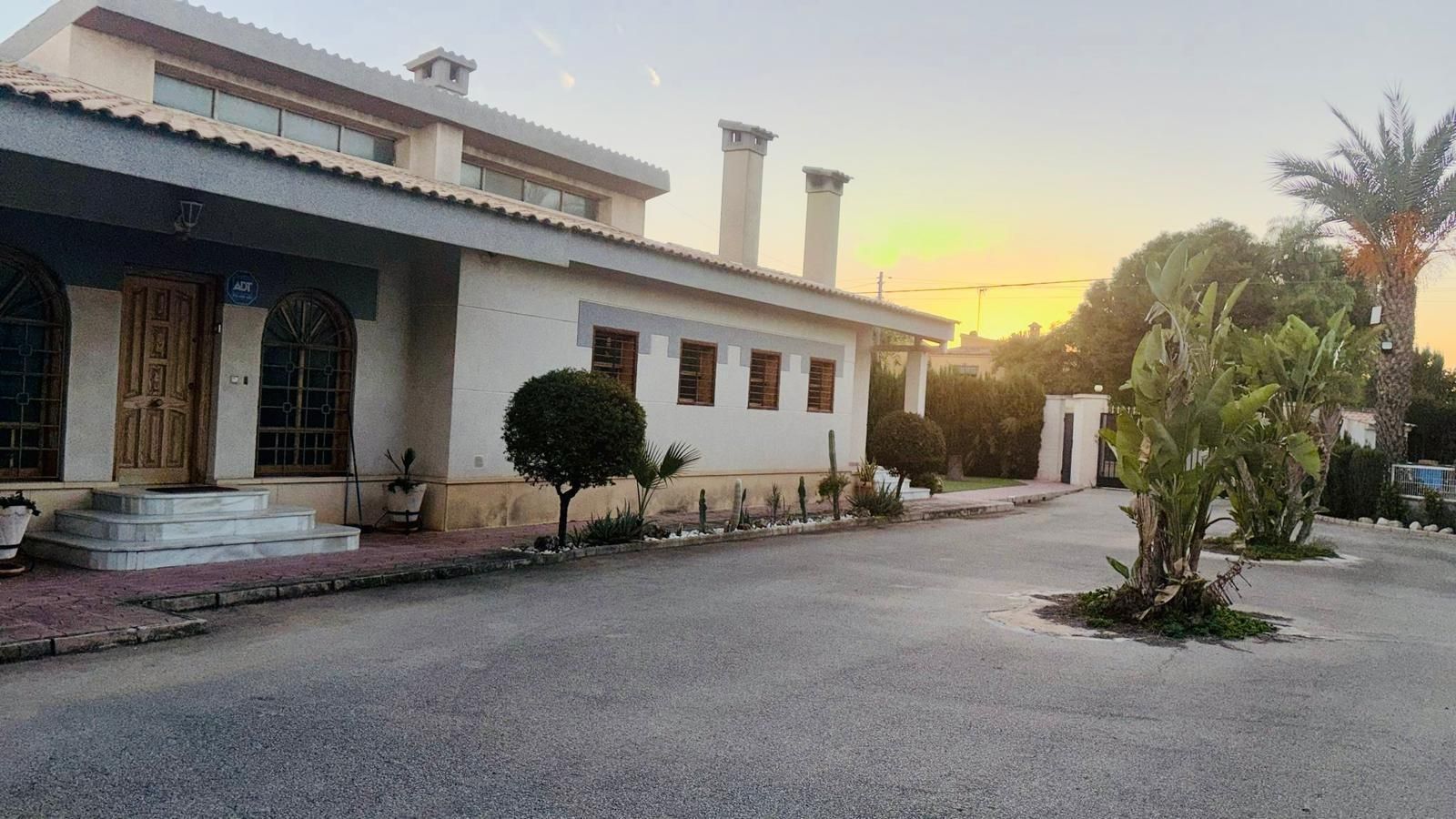 Exterior view of House or chalet for sale in Elche / Elx  with Air Conditioner, Heating and Private garden