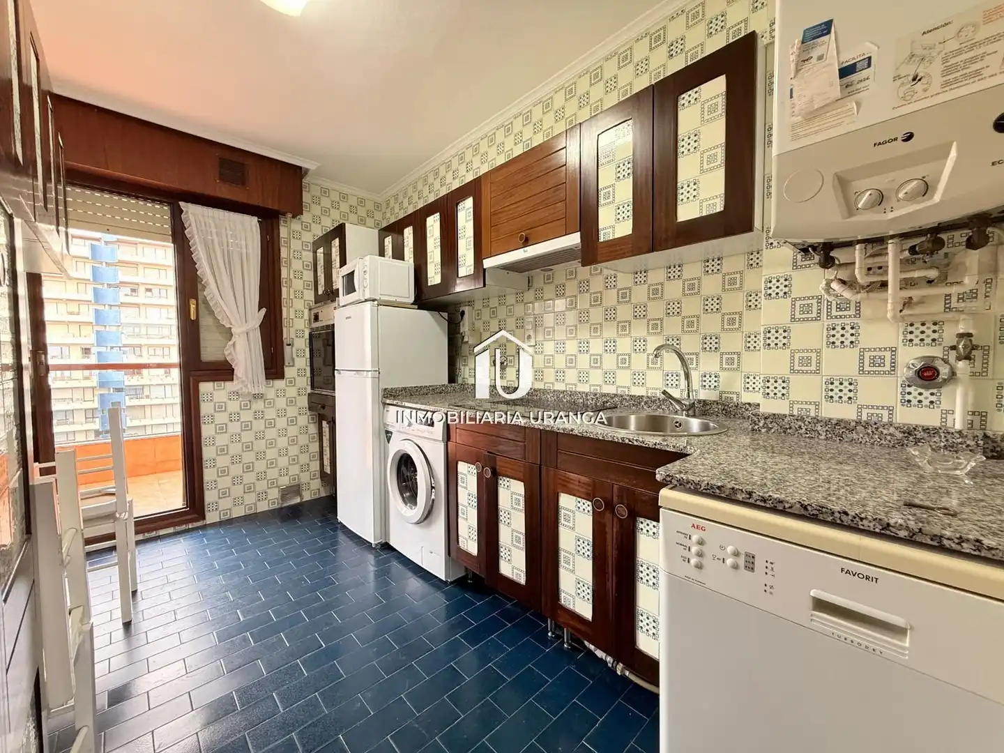 Küche von Wohnung zum Verkauf in Laredo mit Heizung, Terrasse und Abstellraum