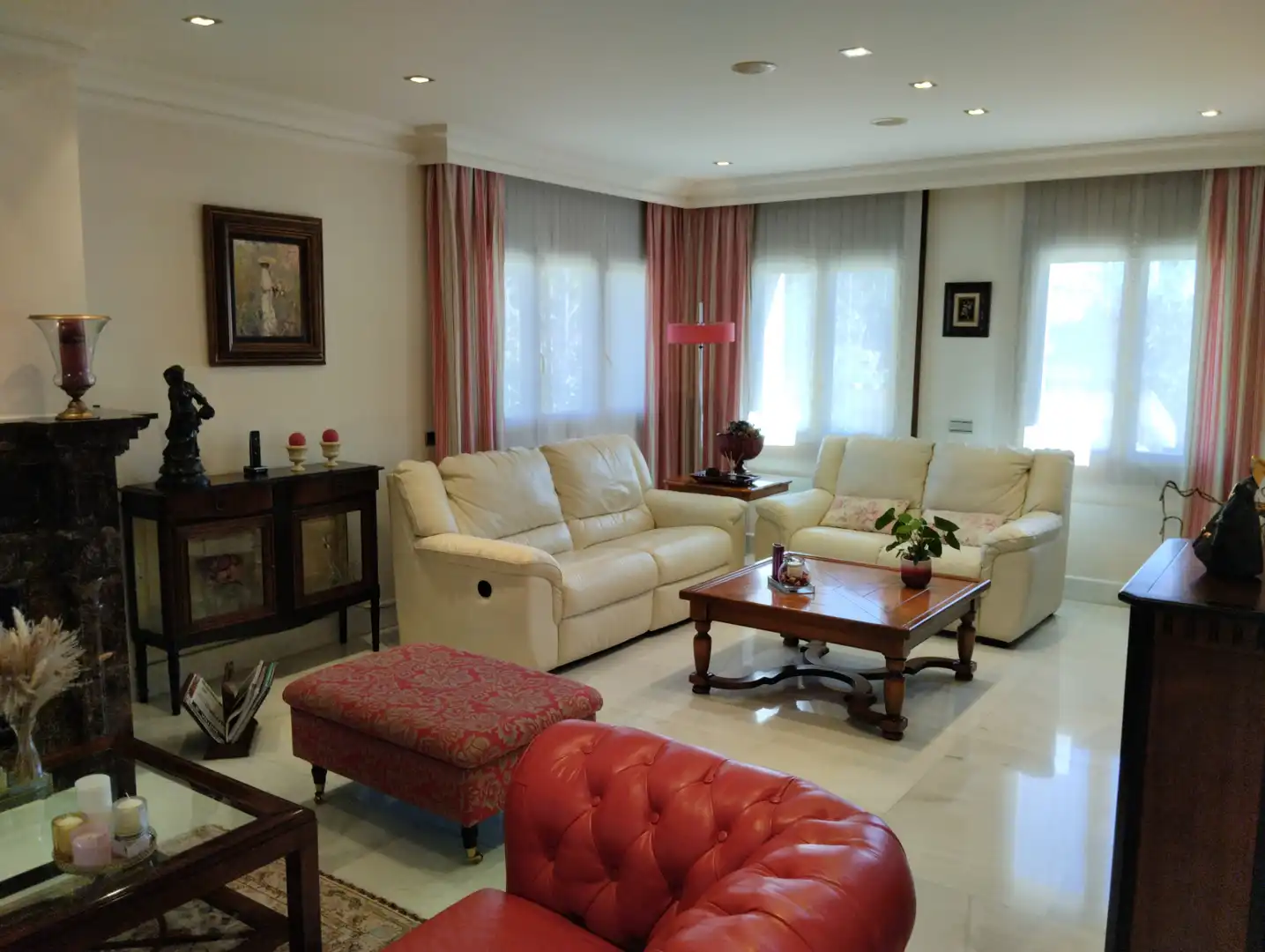 Living room of Houses for sale in El Escorial  with Air Conditioner, Heating and Private garden