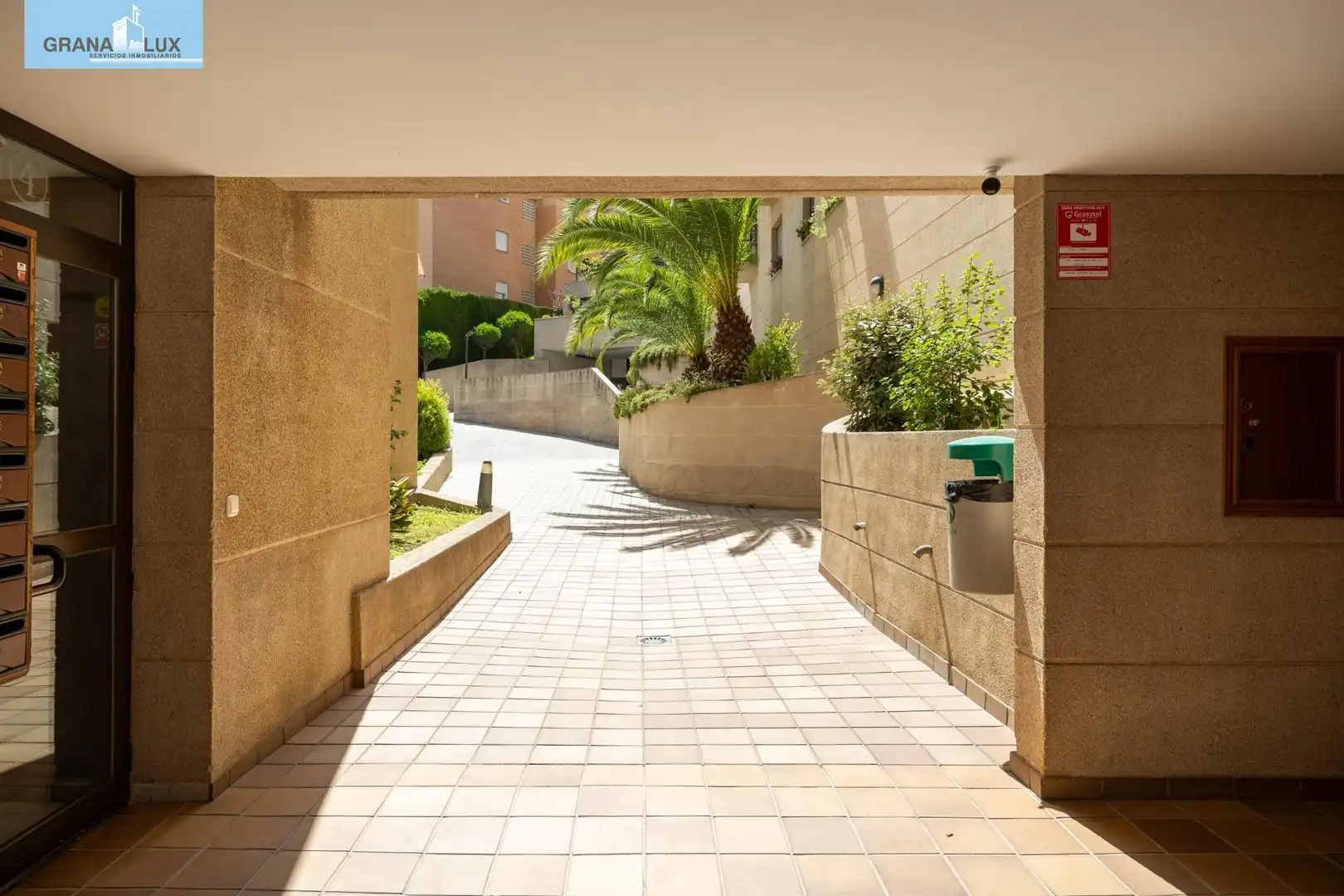 Exterior view of Flat for sale in Granada