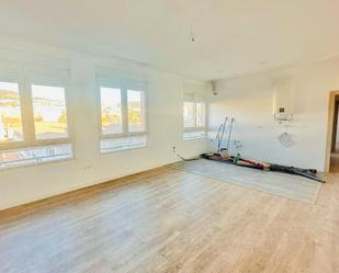 Living room of Flat to rent in  Granada Capital  with Air Conditioner, Heating and Parquet flooring