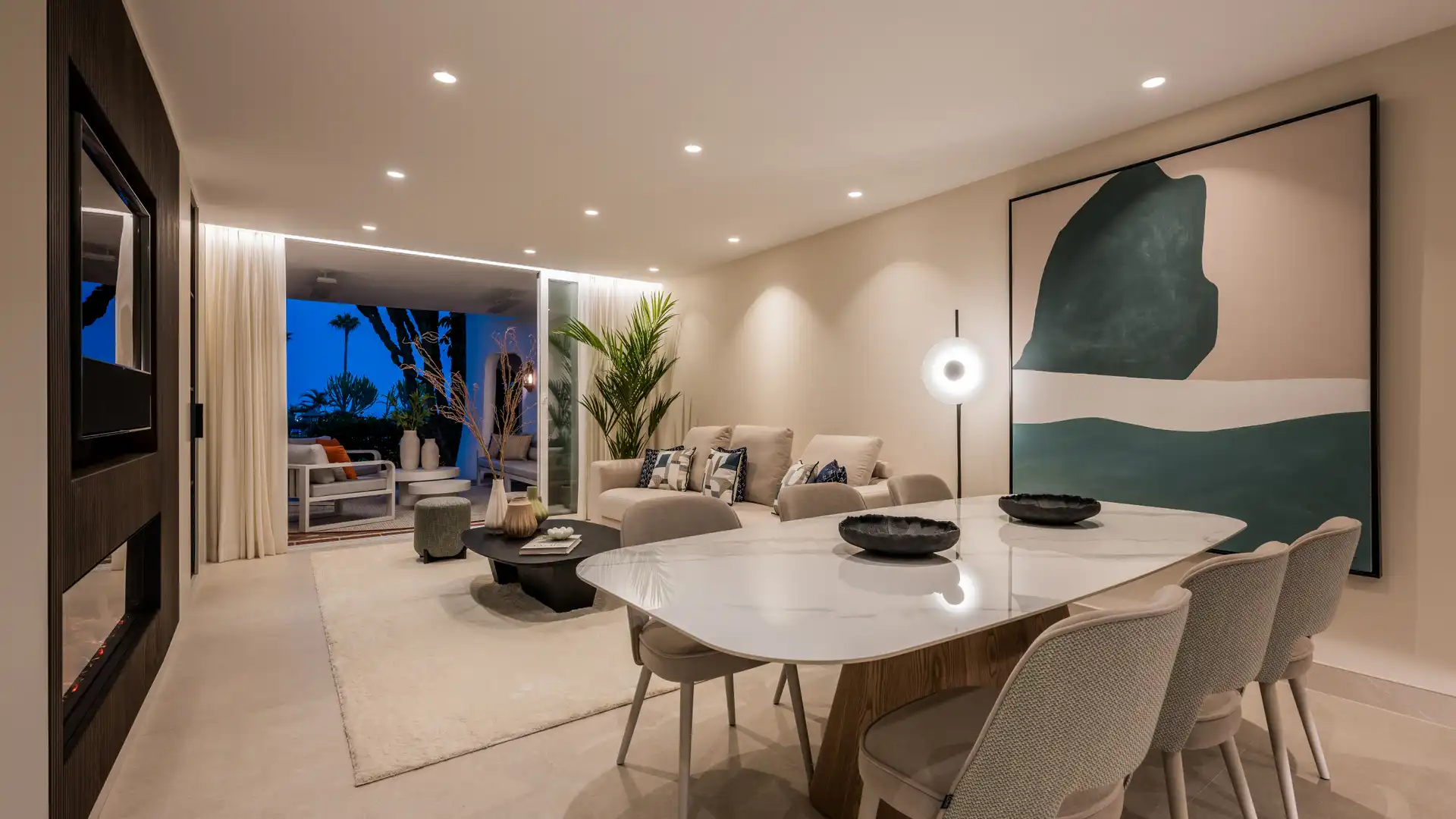 Sala de estar de Apartamento en venta en Estepona con Terraza, Amueblado y Piscina comunitaria