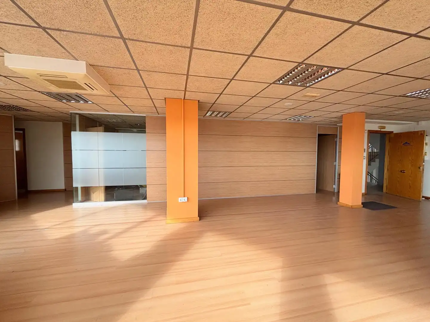 Office for sale in Alicante / Alacant  with Air Conditioner and Furnished