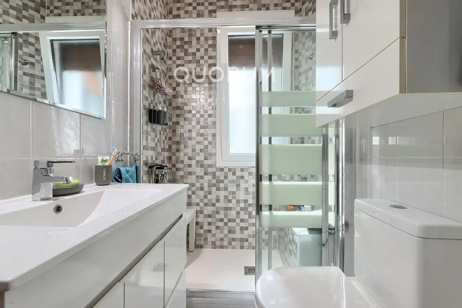 Bathroom of Flat for sale in Barakaldo   with Heating and Furnished